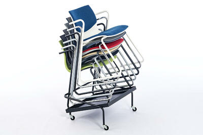 Der optional erhältliche Stuhlwagen kann Online hinzubestellt werden